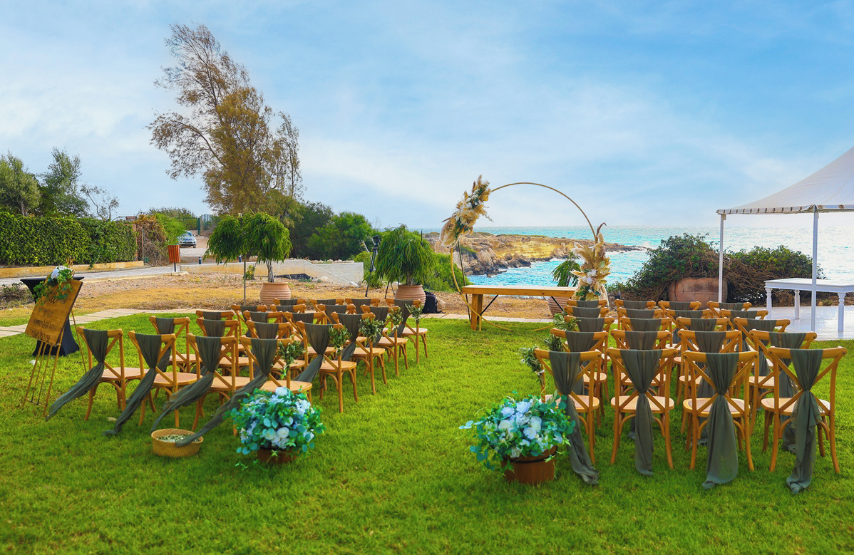 //www.jet2holidays.com/-/media/assets/wedding custom overviews/thalassa boutique/pfo82058thalassaboutiquehotelspa072502689x448.jpg